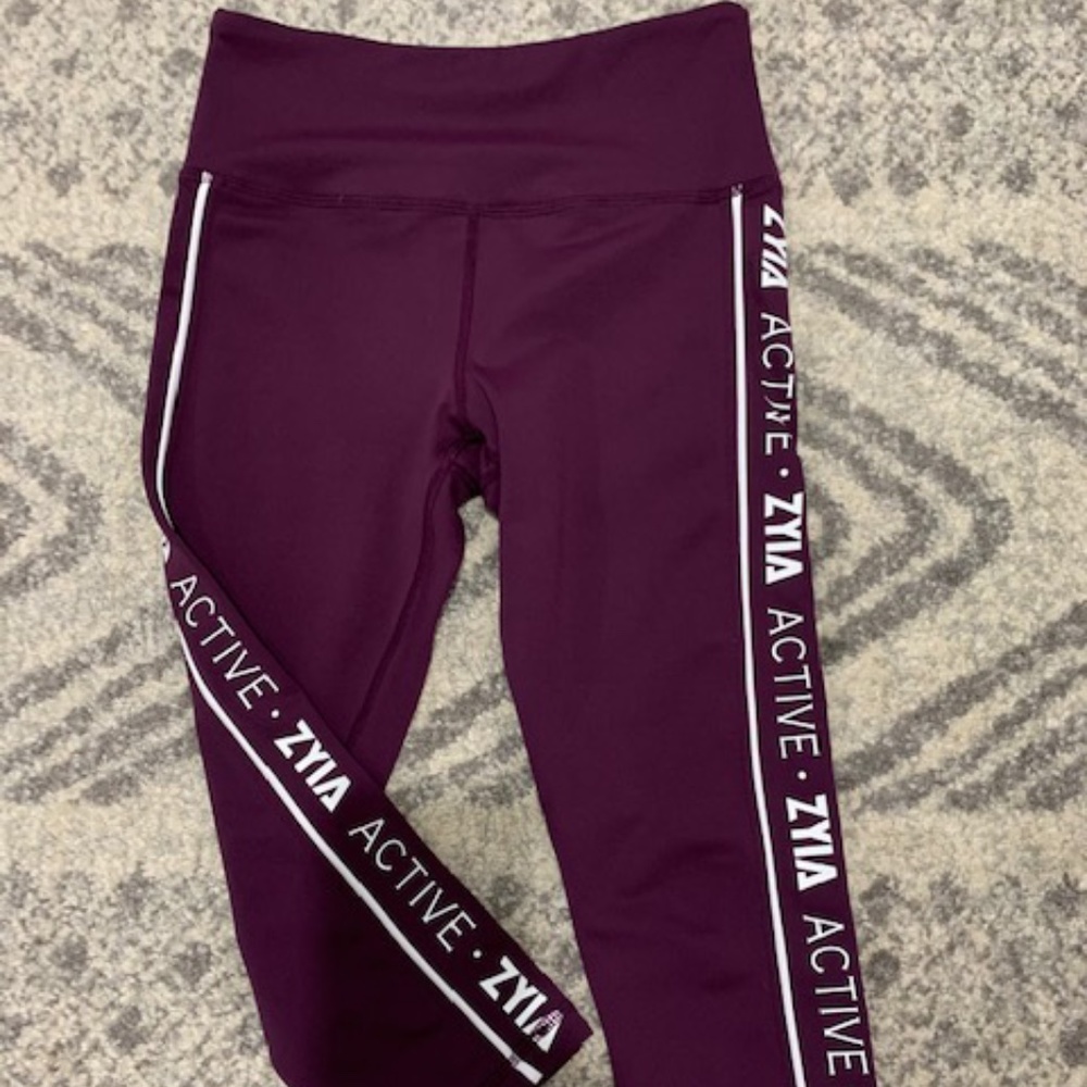 ZYIA Light N Tight Crop legging